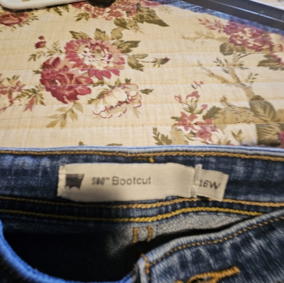 Levi's Bootcut - Picture 3 of 4